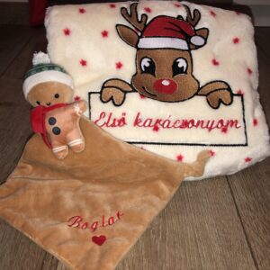 Hímzett karácsonyi pléd szarvas mintával, egyedi felirattal, névre szóló alvókával