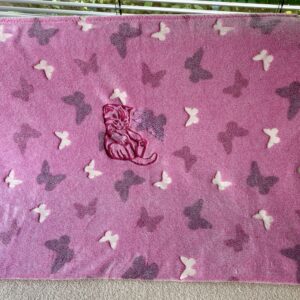 Egyedi hímzéssel ellátott pléd foszforeszkáló mintákkal (több színben)